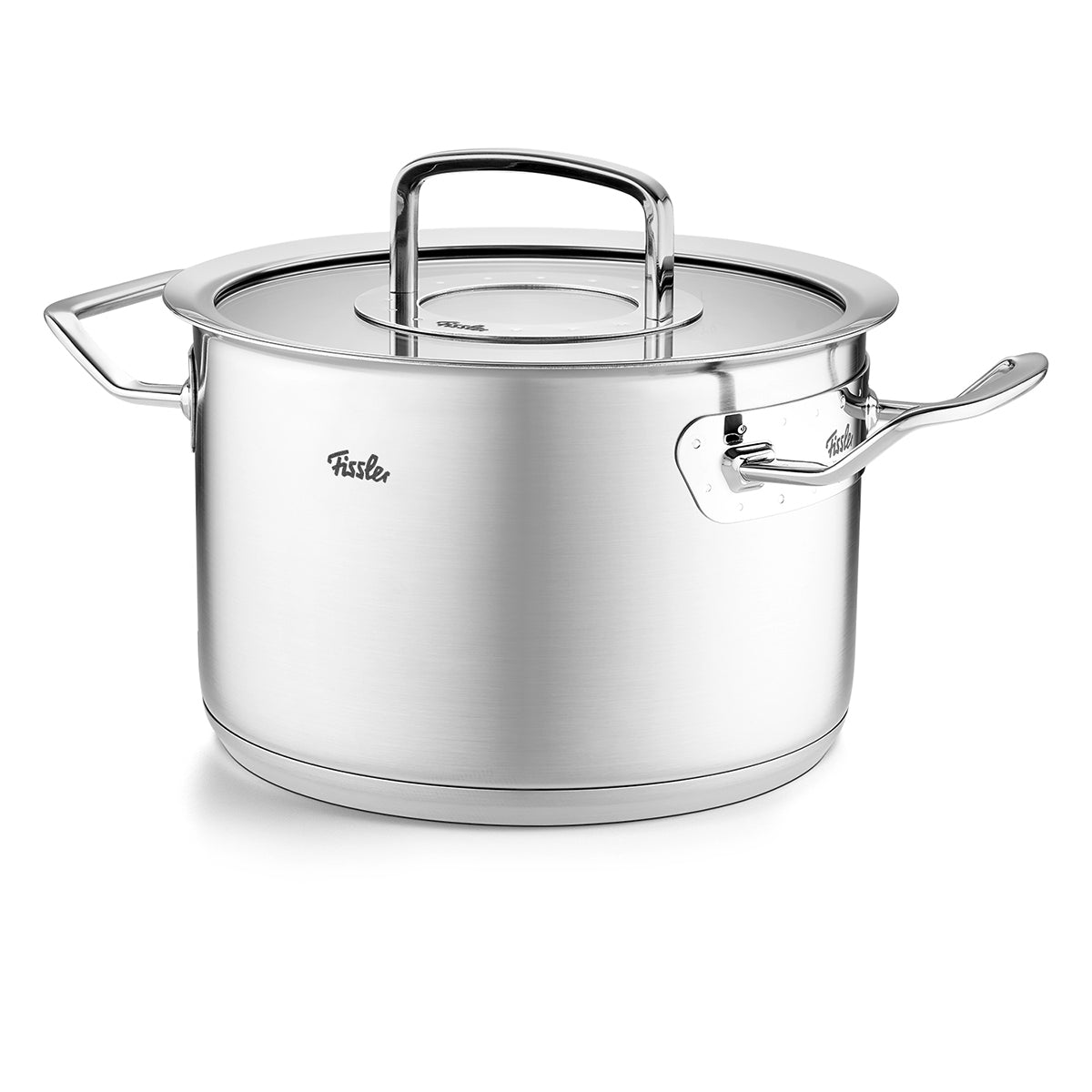 Experience the Fissler Original-Profi Collection® Cooking Pot: induction-compatible, durable handles, Glass Lid and the iconic logo - Made in Germany.